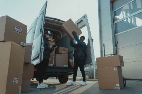 Courier van package delivery in Florida